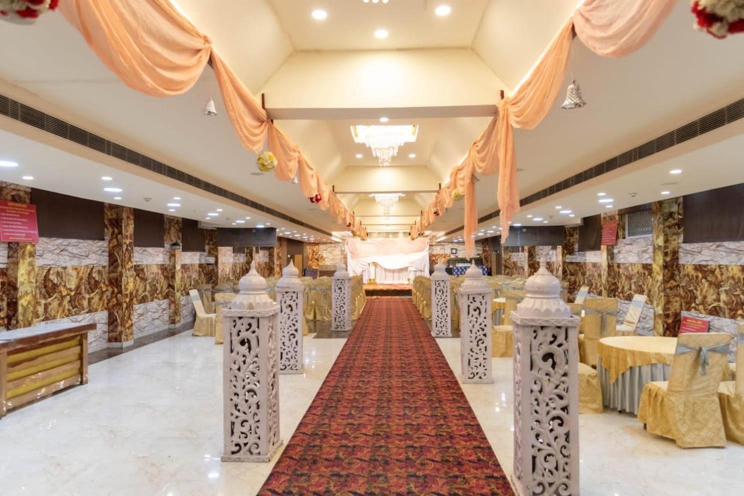 Maple Delite Hotel Lucknow Eksteriør billede