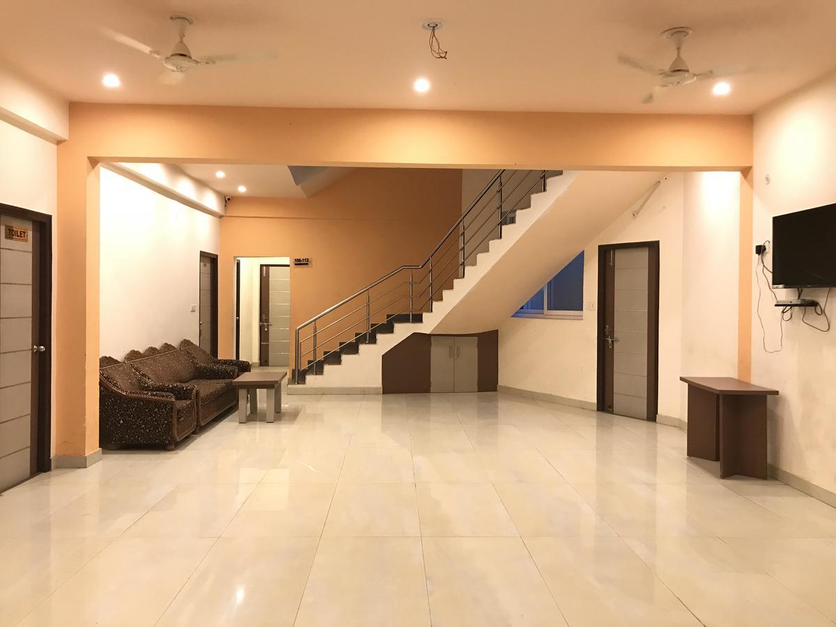 Maple Delite Hotel Lucknow Eksteriør billede